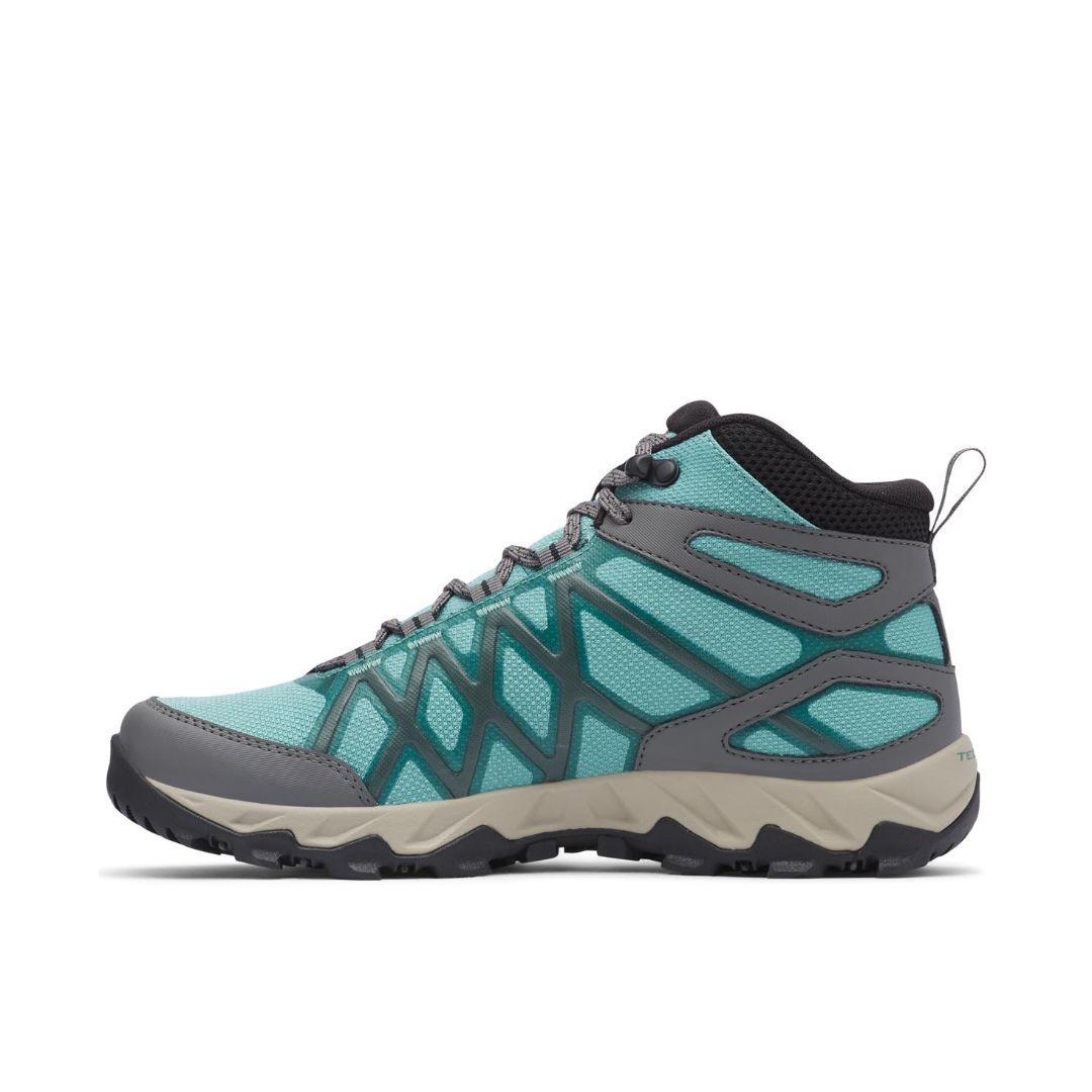 A Women Wearing Columbia Women Green PEAKFREAK X2 MID OUTDRY