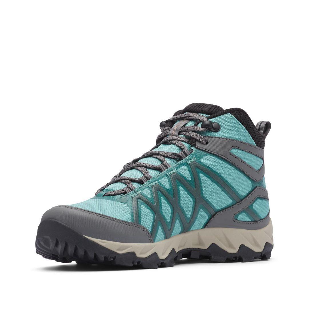 A Women Wearing Columbia Women Green PEAKFREAK X2 MID OUTDRY