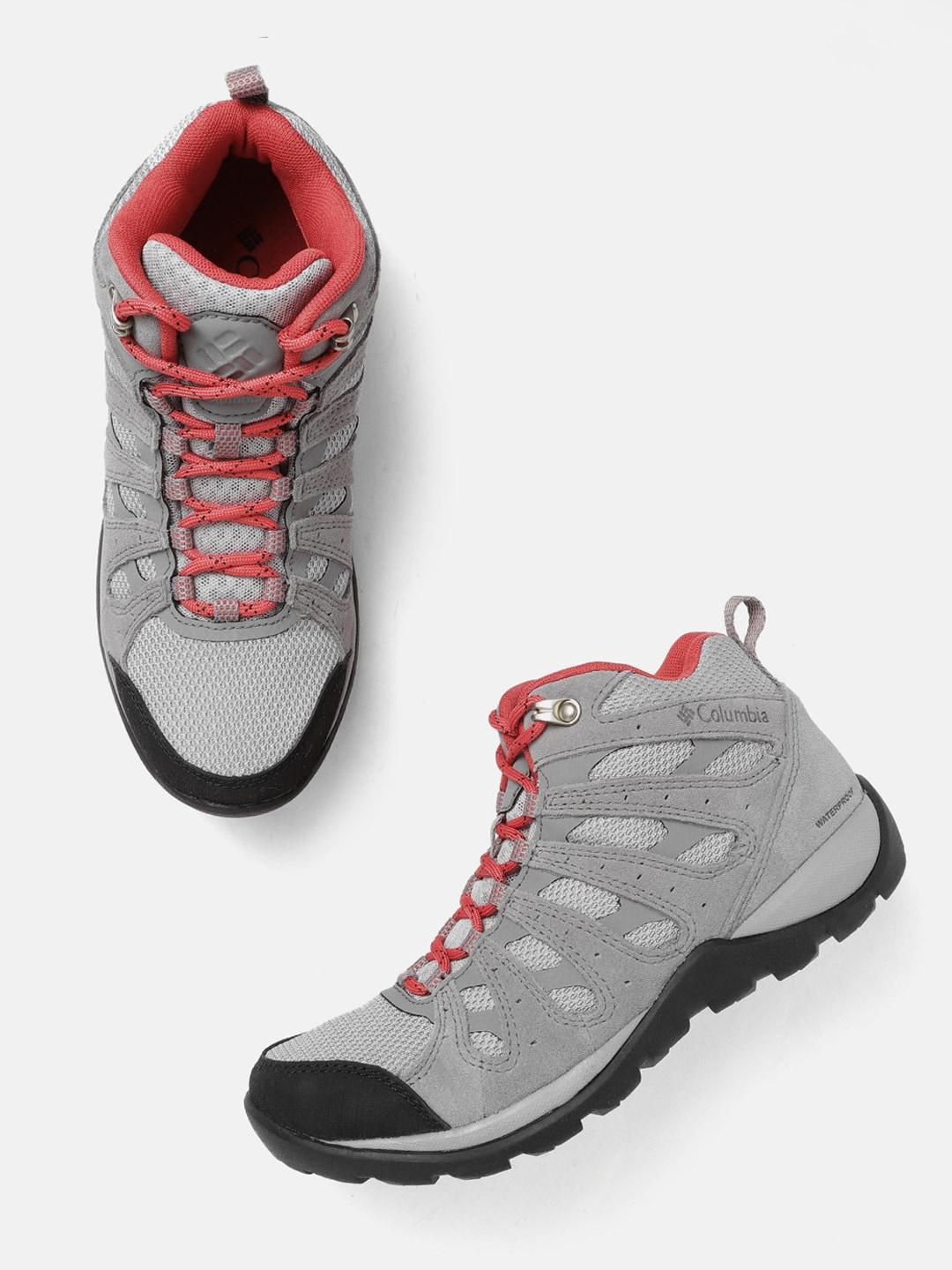 A Women Wearing Columbia Women Grey REDMOND V2 MID WP