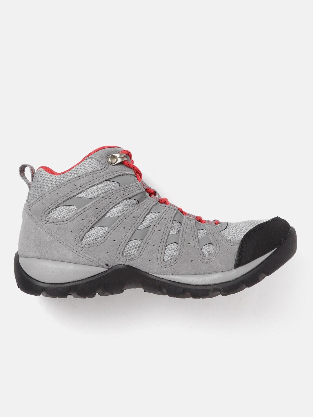 A Women Wearing Columbia Women Grey REDMOND V2 MID WP