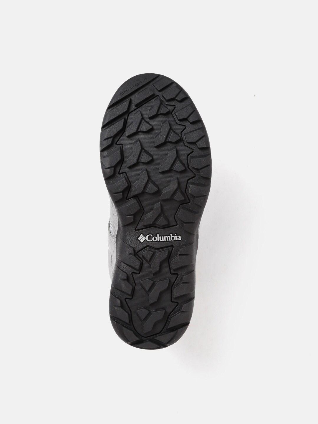 A Women Wearing Columbia Women Grey REDMOND V2 MID WP