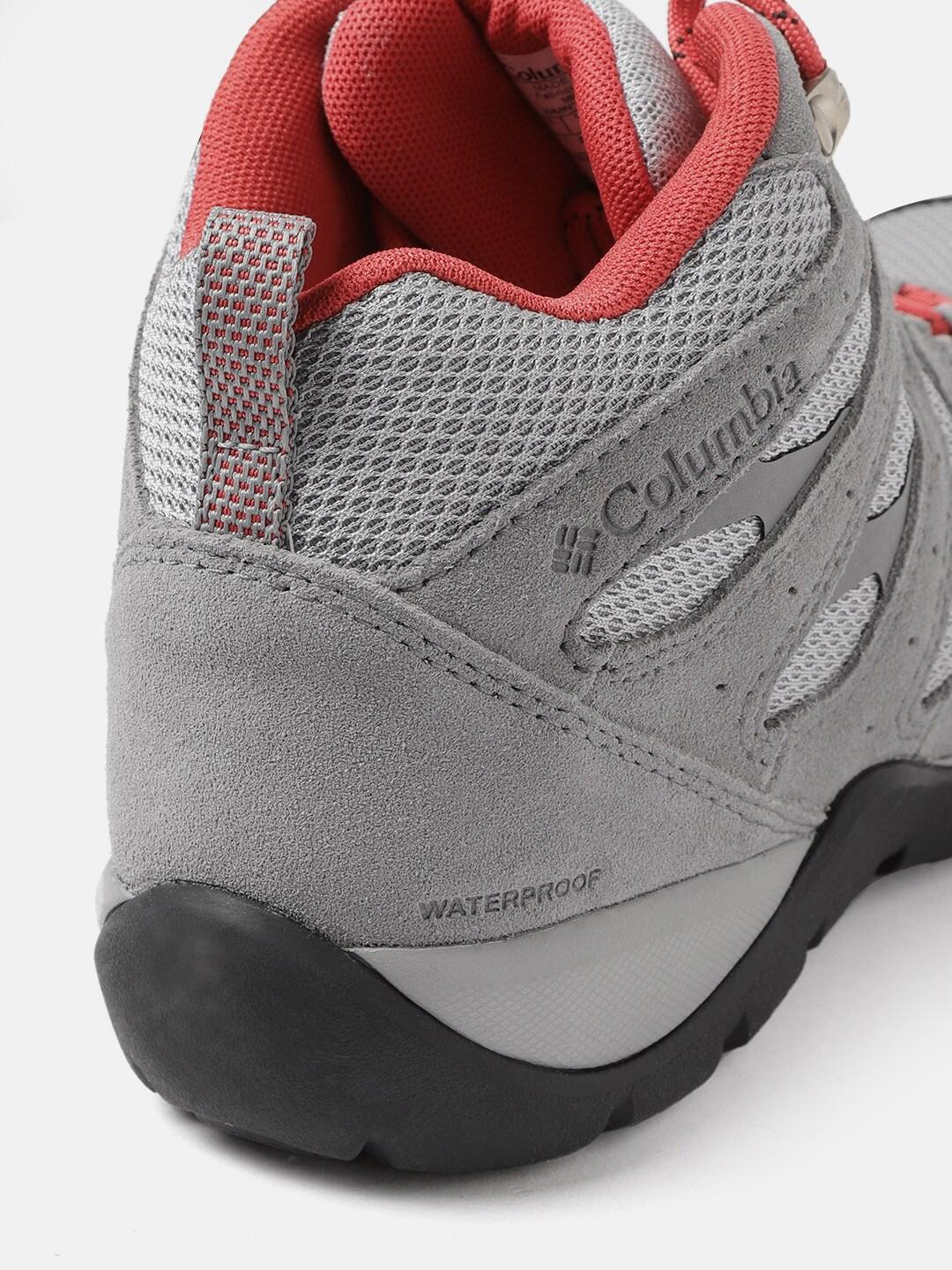 A Women Wearing Columbia Women Grey REDMOND V2 MID WP