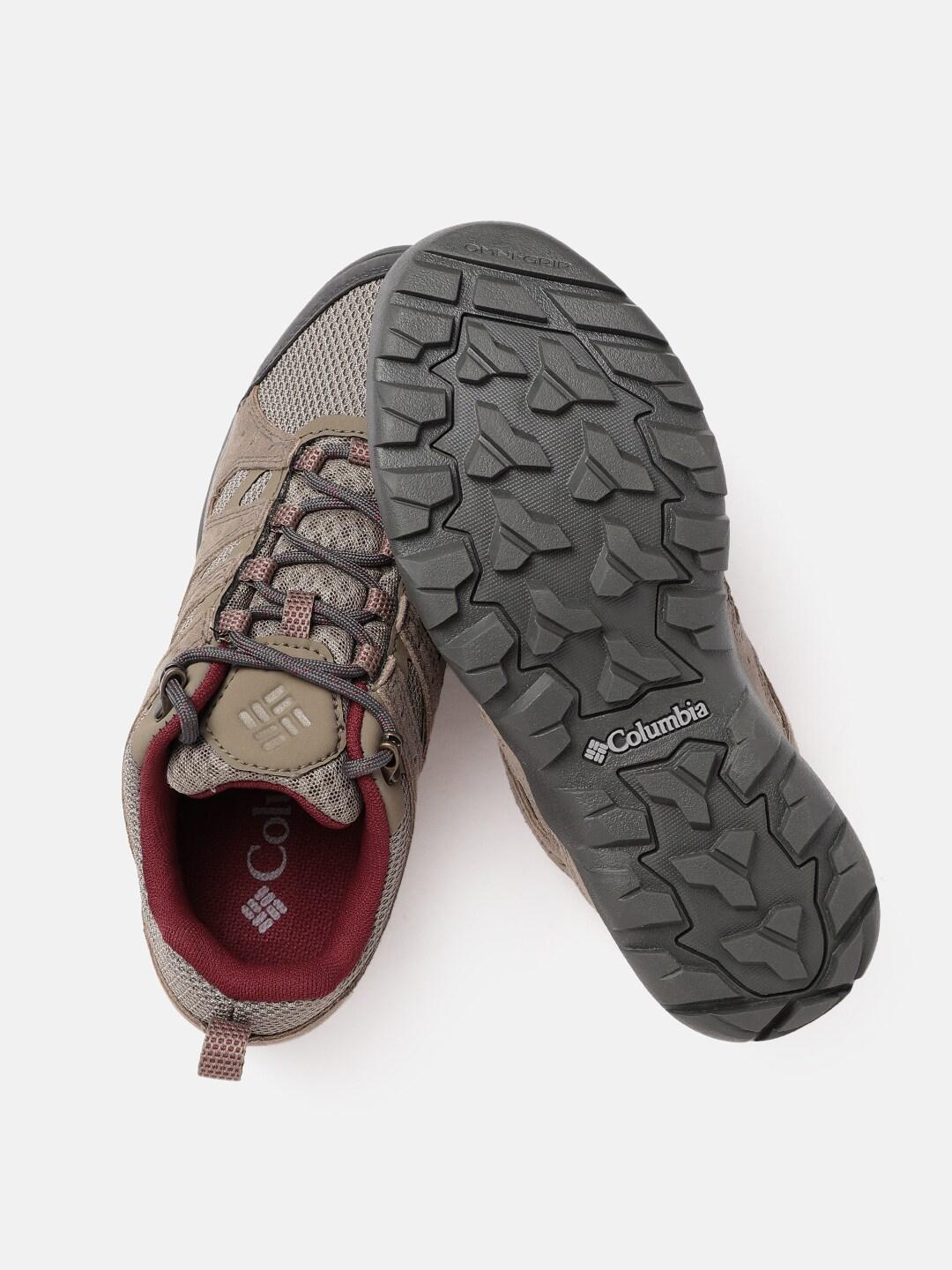 A Women Wearing Columbia Women Brown REDMOND V2 WP