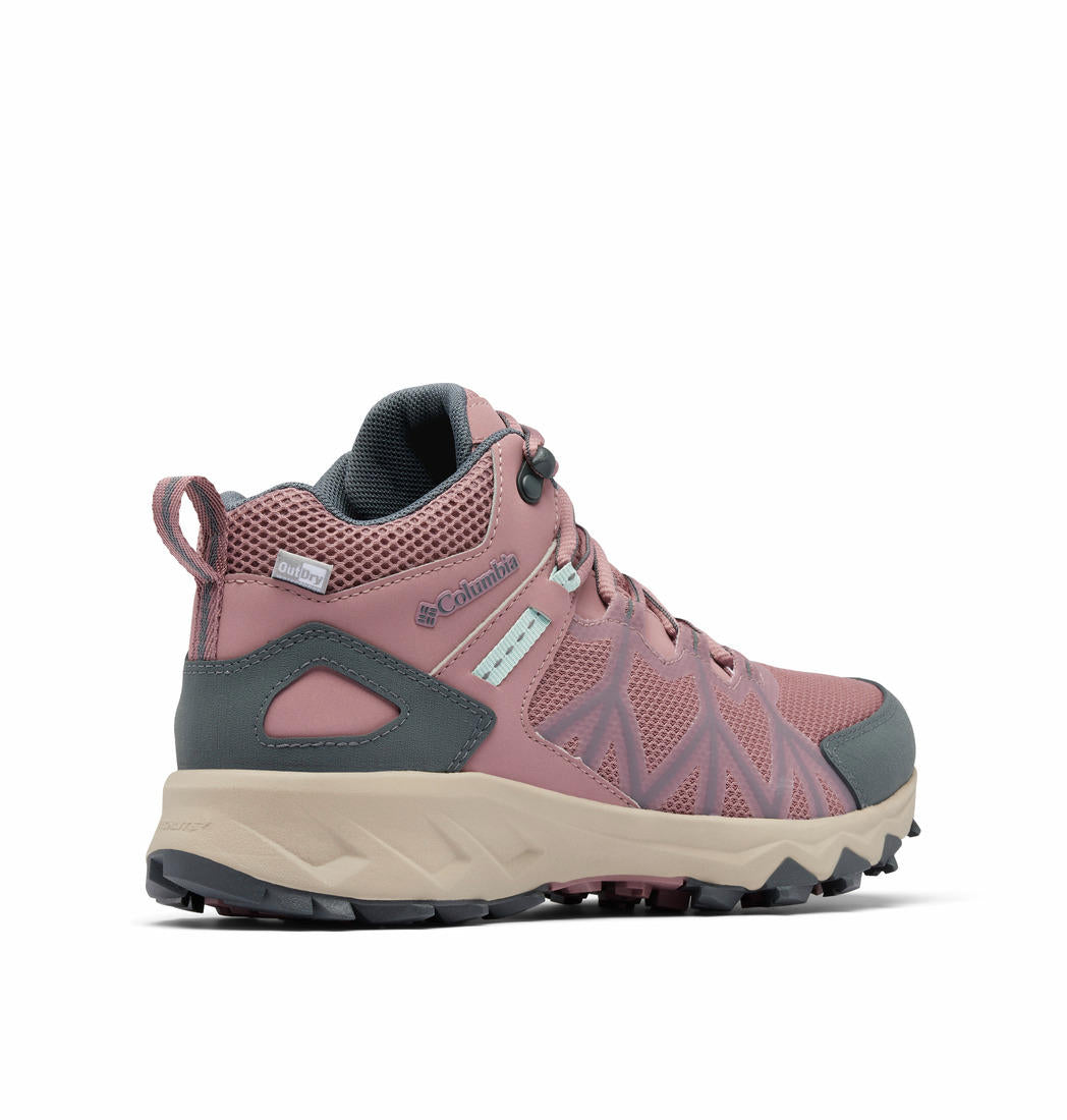 A Women Wearing Columbia Women Red PEAKFREAK II MID OUTDRY