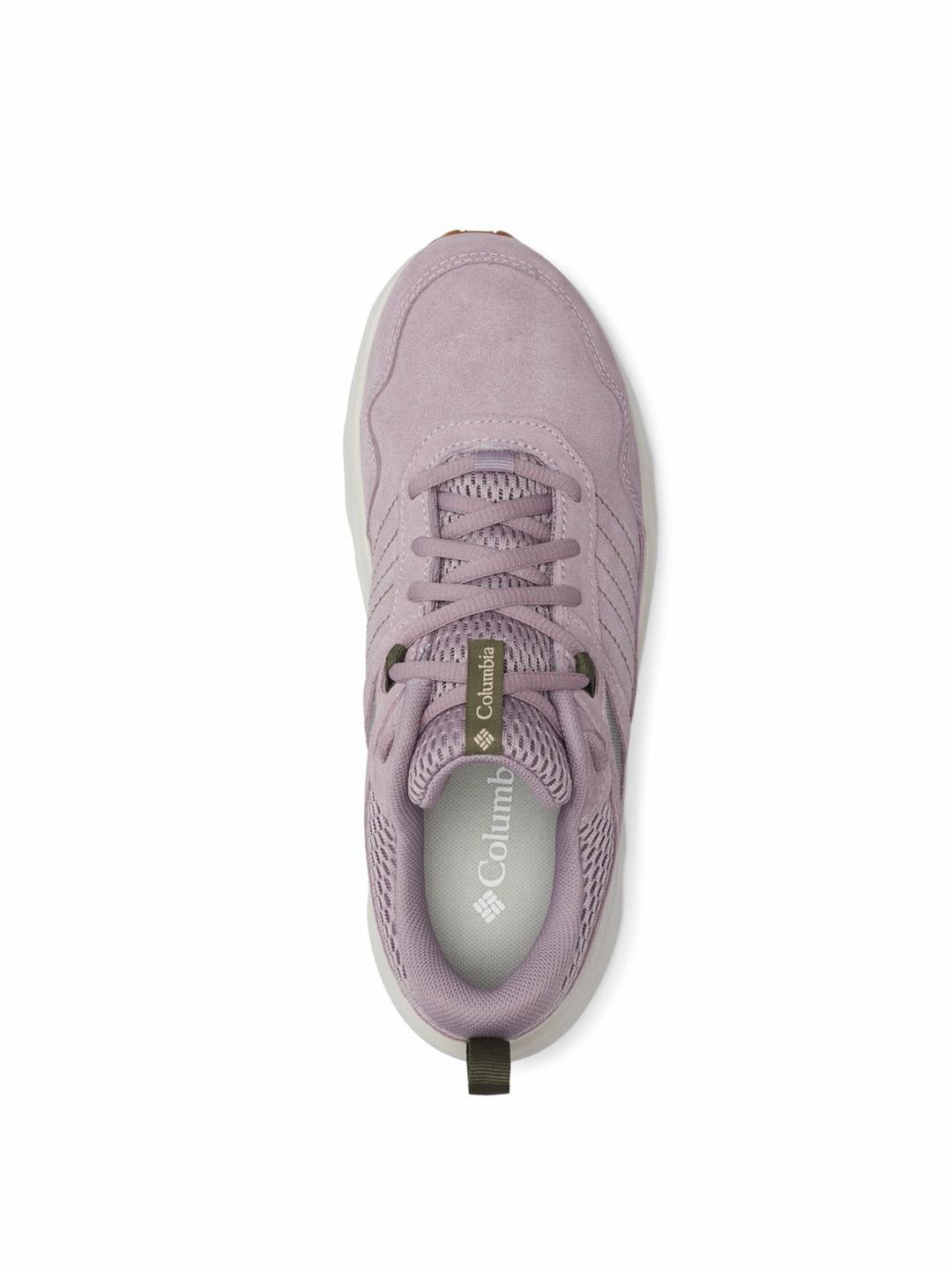 A Women Wearing Columbia Women Purple PLATEAU VENTURE