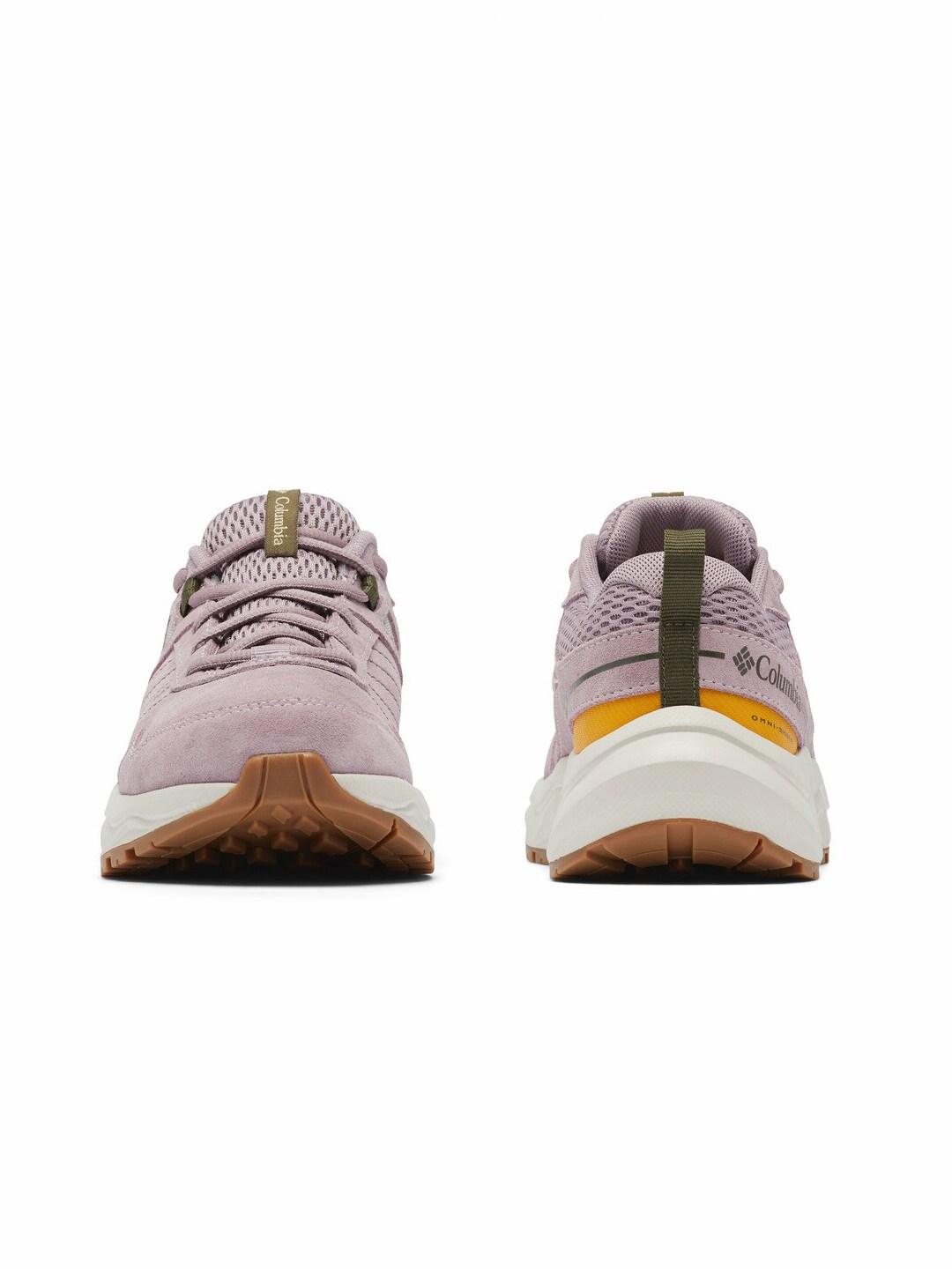 A Women Wearing Columbia Women Purple PLATEAU VENTURE