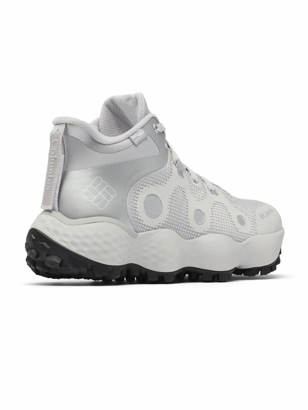 A Women Wearing Columbia Women Grey ESCAPE THRIVE ENDURE
