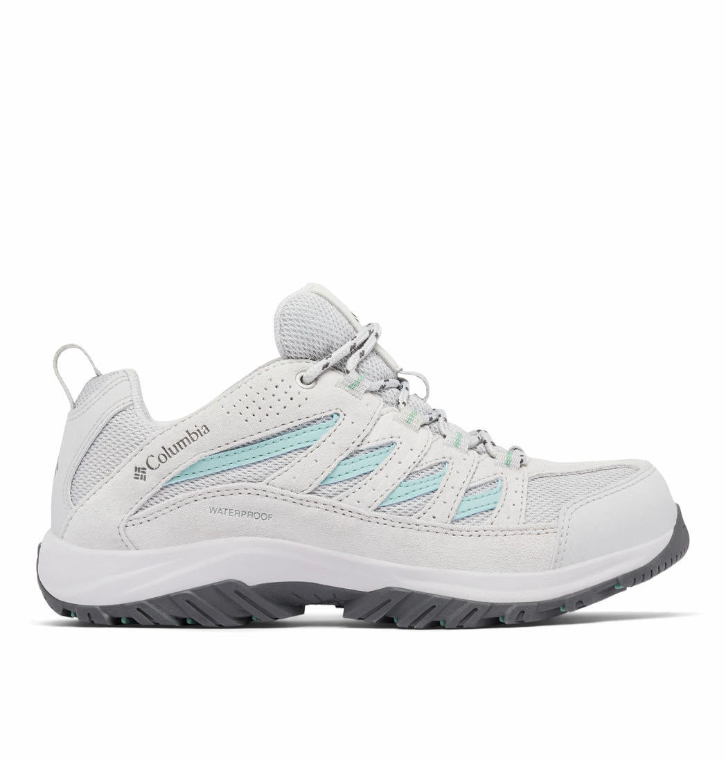 A Women Wearing Columbia Women Grey CRESTWOOD WATERPROOF