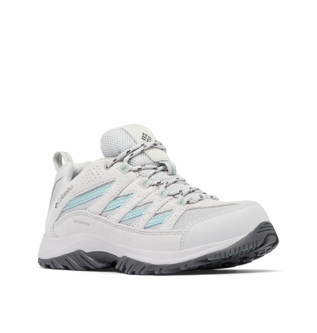 A Women Wearing Columbia Women Grey CRESTWOOD WATERPROOF