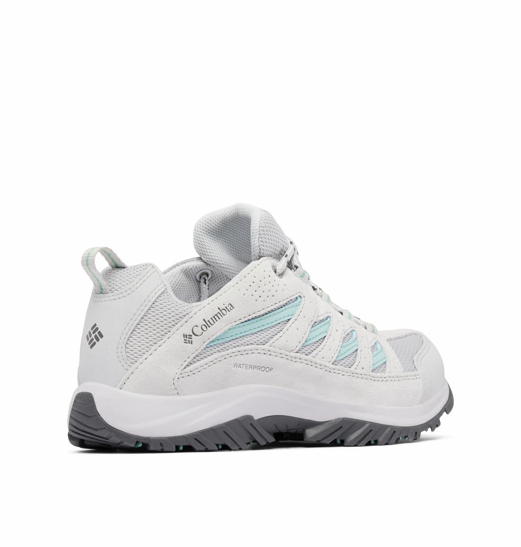 A Women Wearing Columbia Women Grey CRESTWOOD WATERPROOF