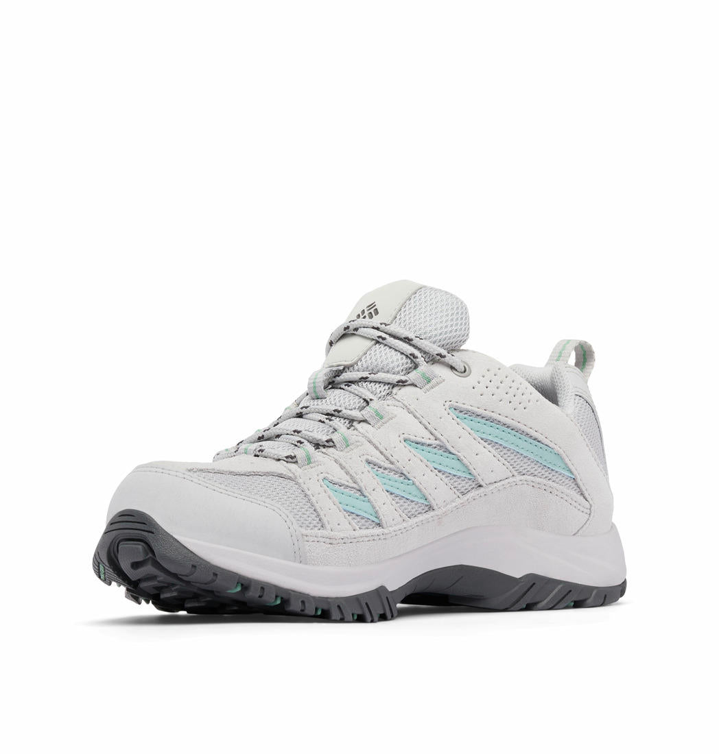 A Women Wearing Columbia Women Grey CRESTWOOD WATERPROOF