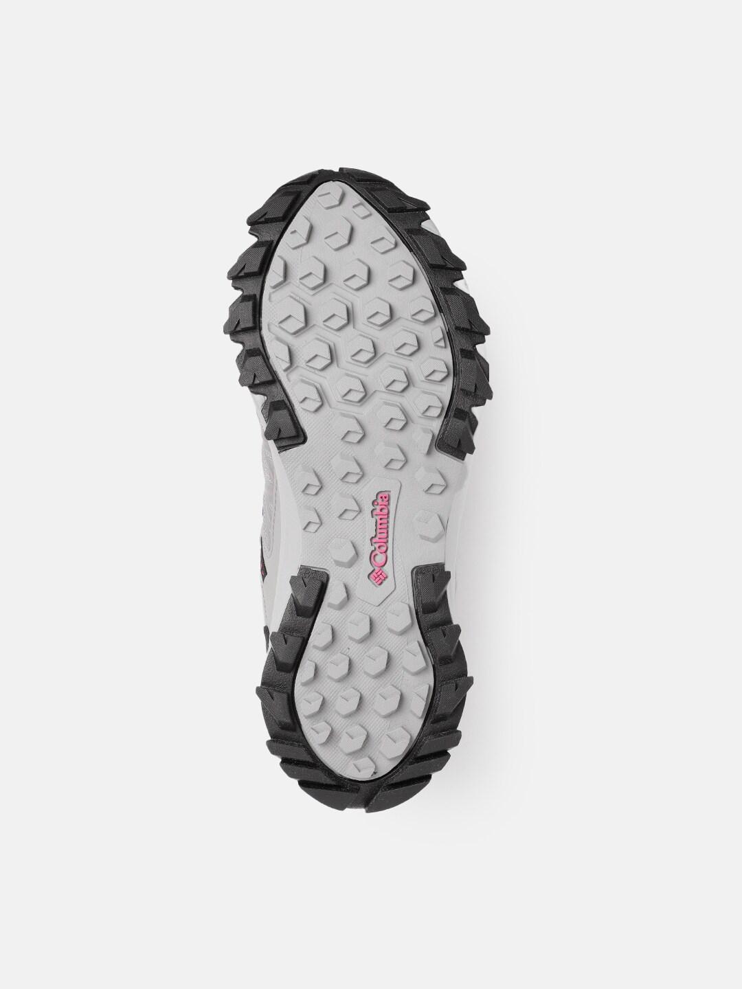 A Women Wearing Columbia Women Grey PEAKFREAK II OUTDRY