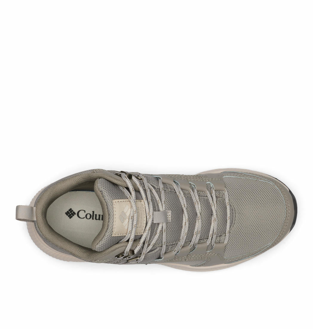 A Women Wearing Columbia Women Black RE-PEAK MID