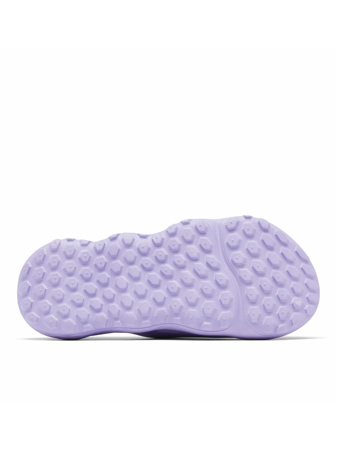 A Women Wearing Columbia Women Purple THRIVE REVIVE