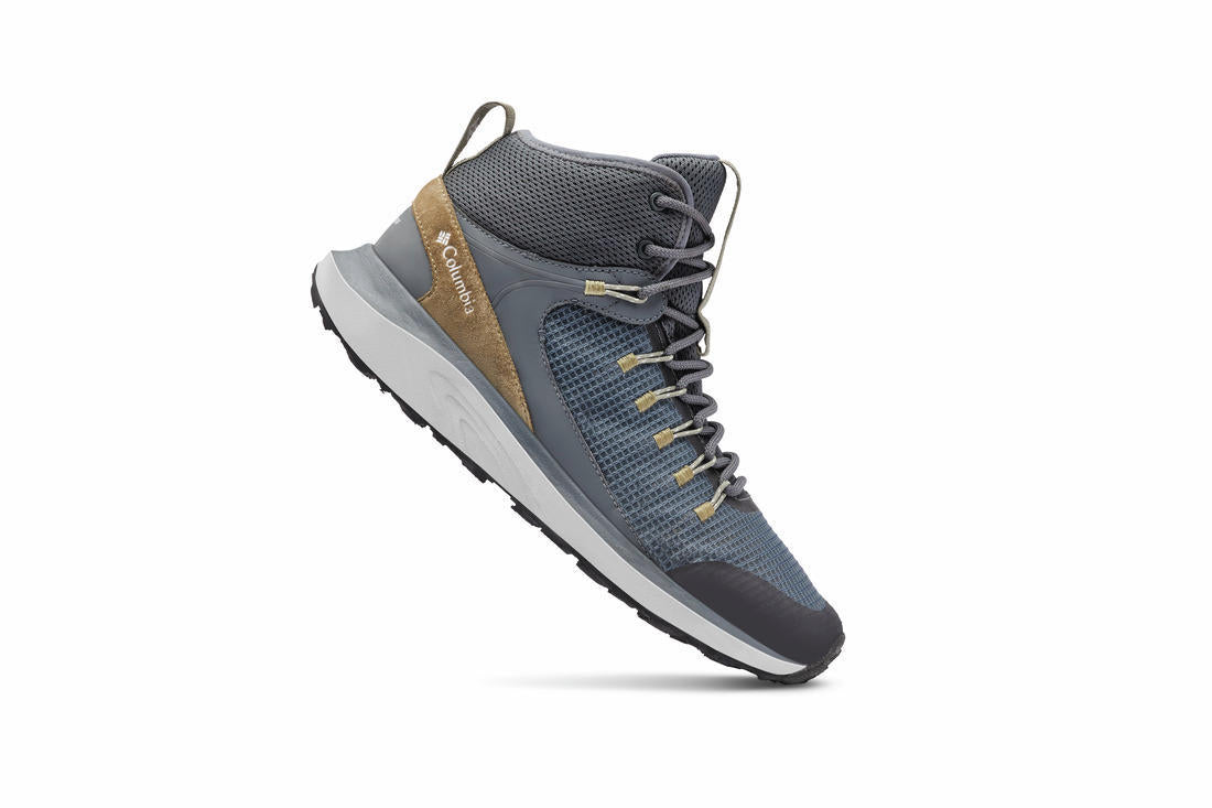 A Men Wearing Columbia Men Grey TRAILSTORM MID WATERPROOF