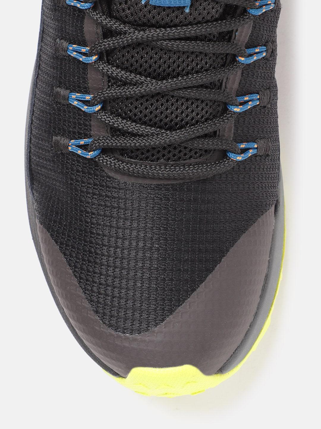 A Men Wearing Columbia Men Black TRAILSTORM WATERPROOF