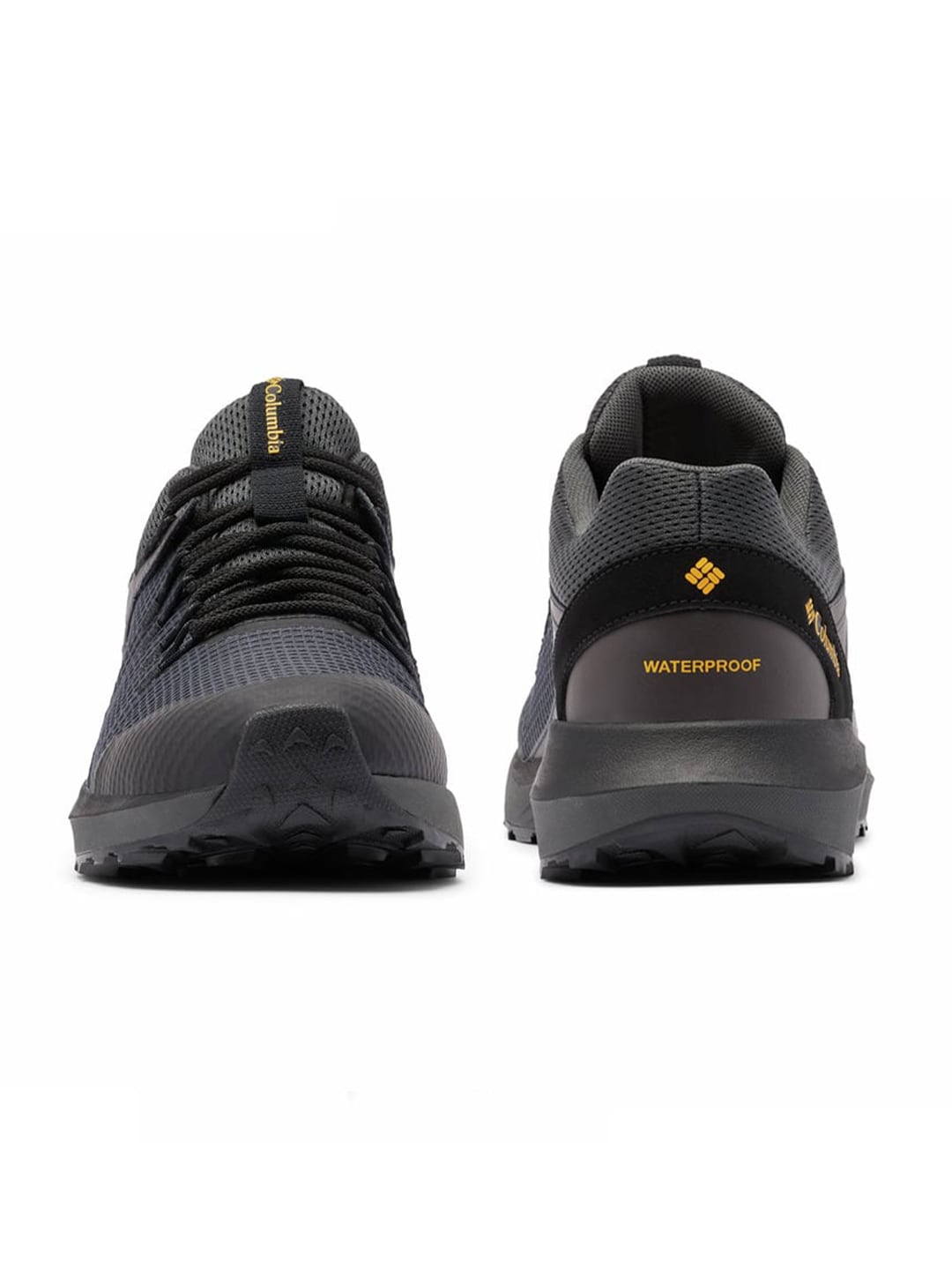 A Men Wearing Columbia Men Grey TRAILSTORM WATERPROOF