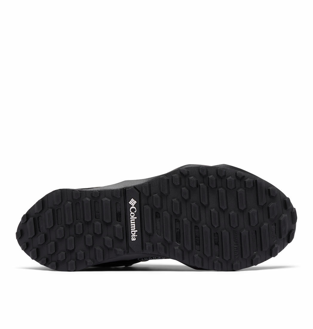 A Men Wearing Columbia Men Black FACET 75 EQUINOX