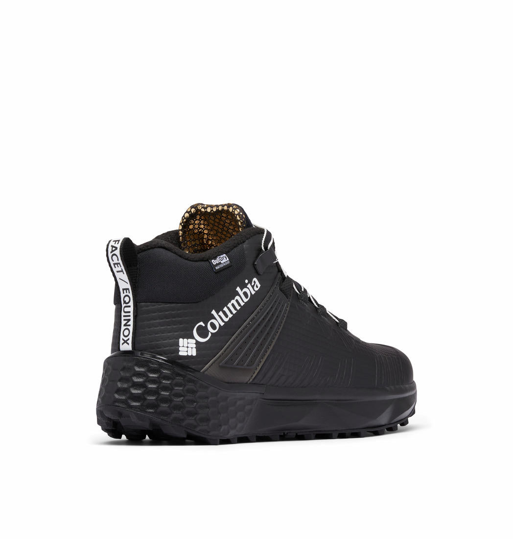 A Men Wearing Columbia Men Black FACET 75 EQUINOX