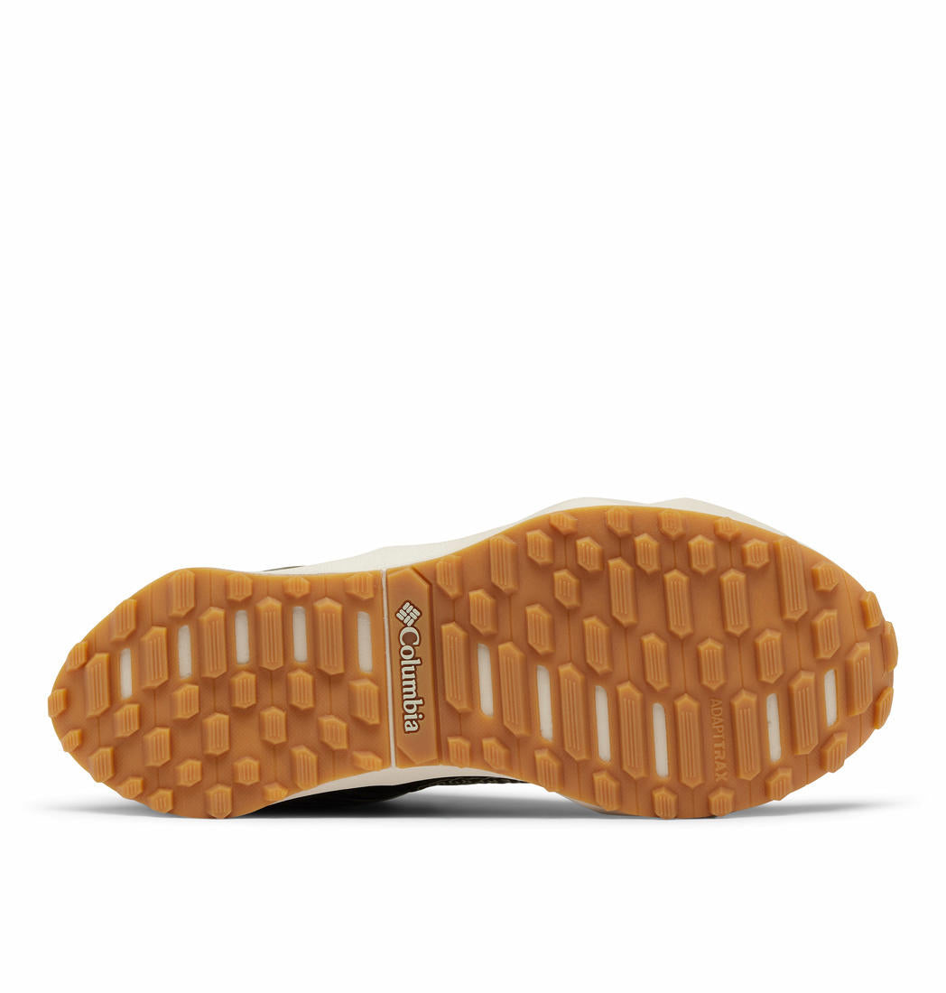 A Men Wearing Columbia Men Green FACET 75 EQUINOX