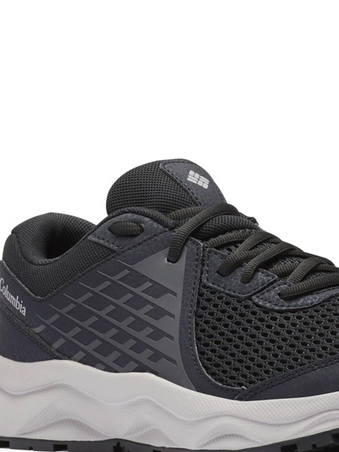 A Men Wearing Columbia Men Black TRAILSTORM BEYOND