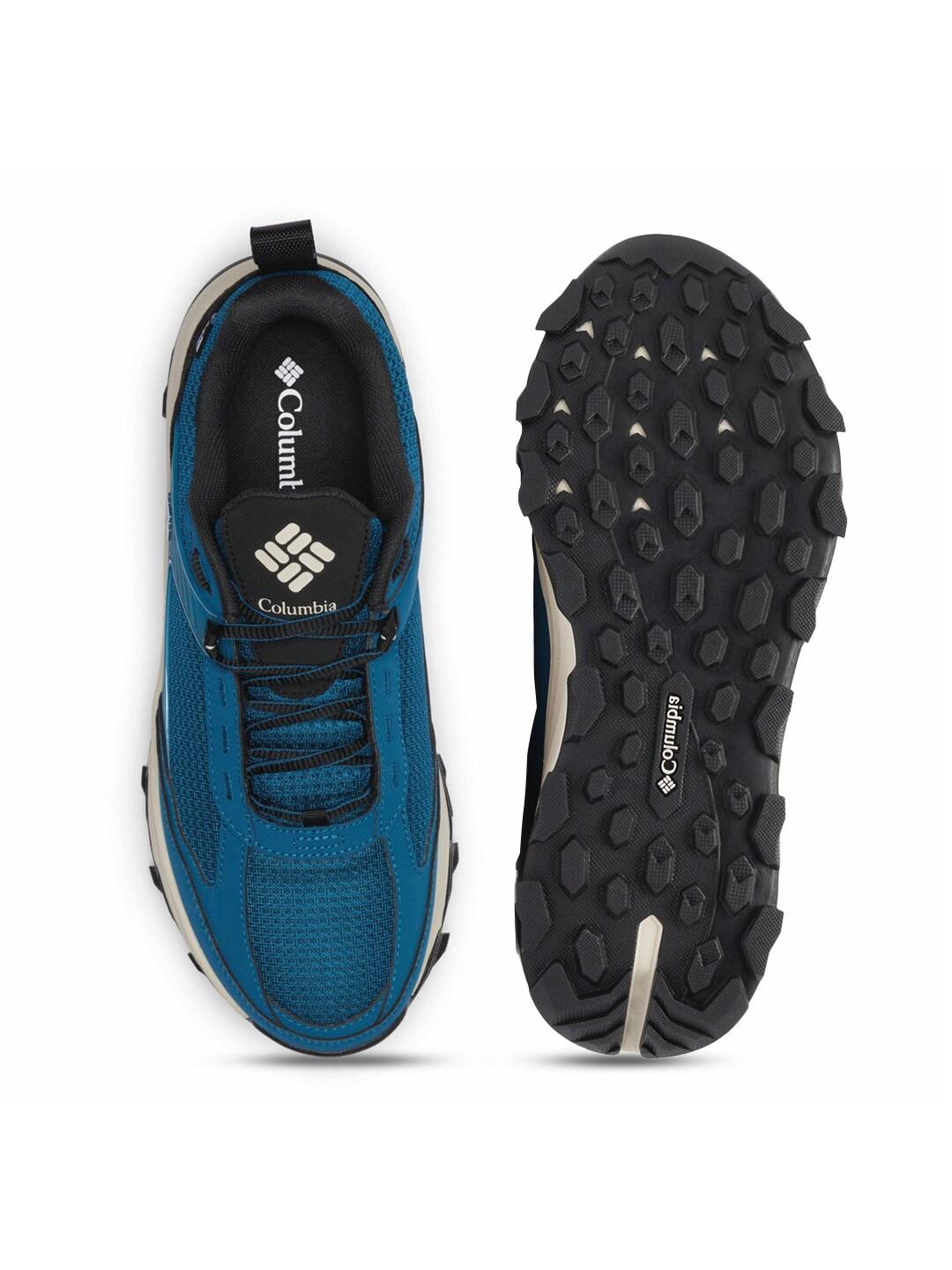 A Men Wearing Columbia Men Blue HATANA MAX OUTDRY