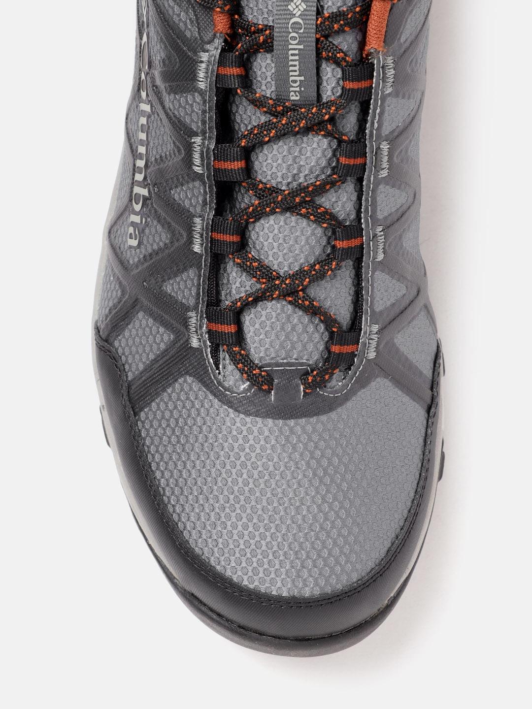 A Men Wearing Columbia Men Grey PEAKFREAK X2 OUTDRY