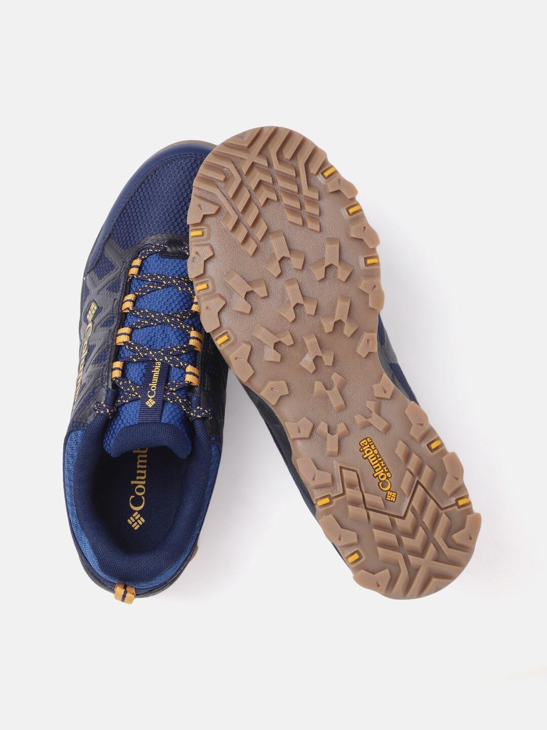 A Men Wearing Columbia Men Blue PEAKFREAK X2 OUTDRY