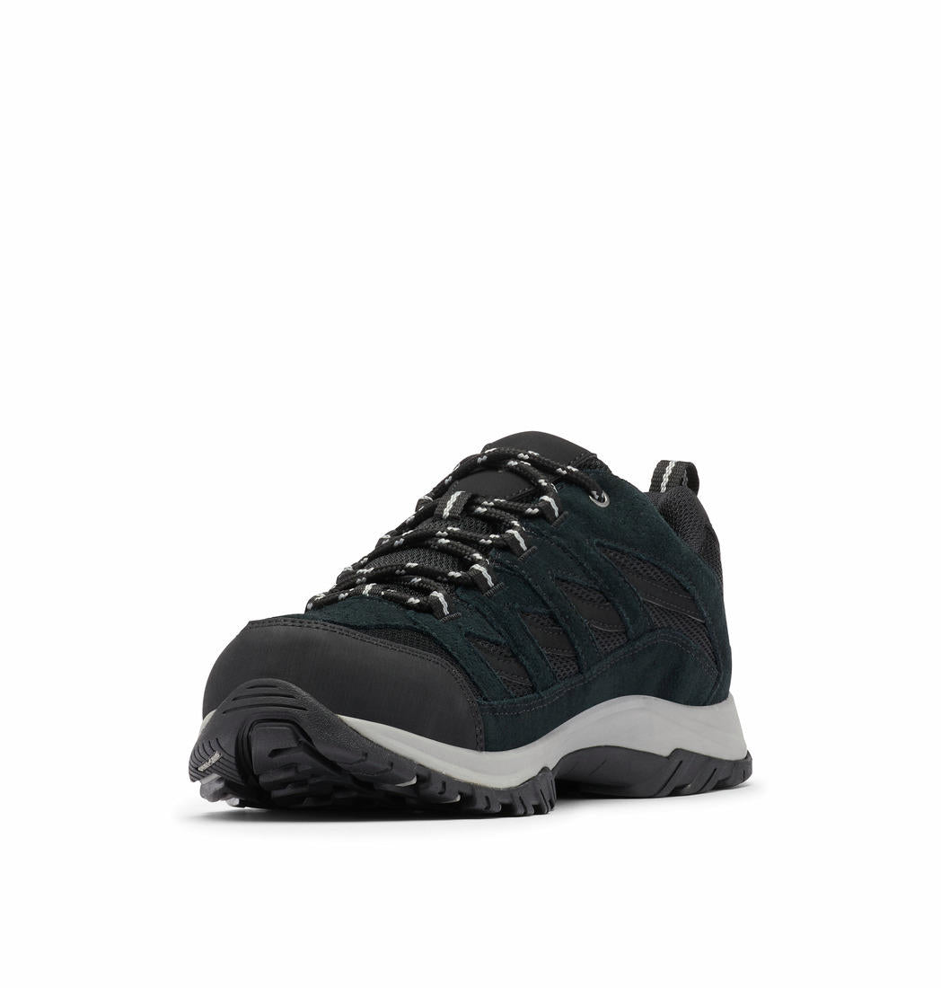 A Men Wearing Columbia Men Black CRESTWOOD WATERPROOF