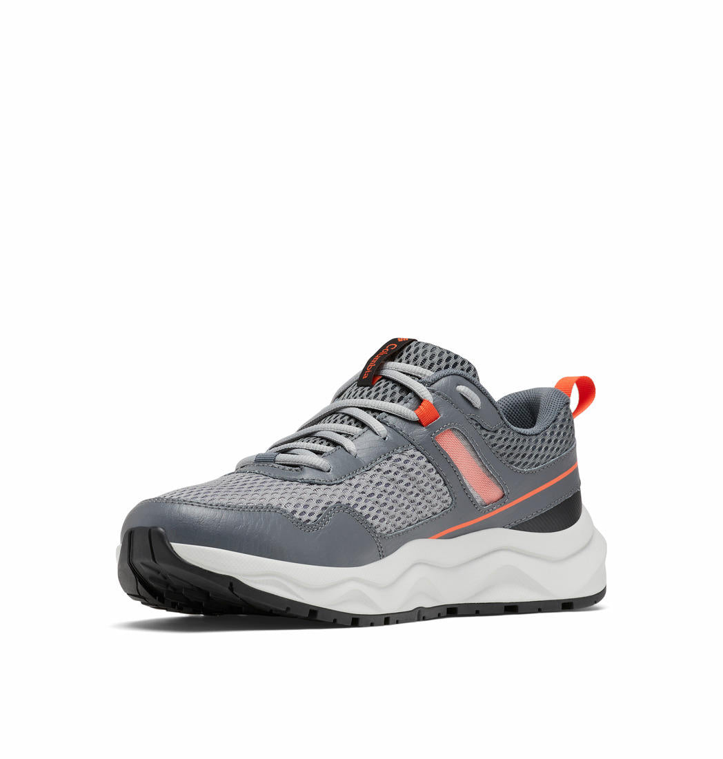 A Men Wearing Columbia Men Grey PLATEAU