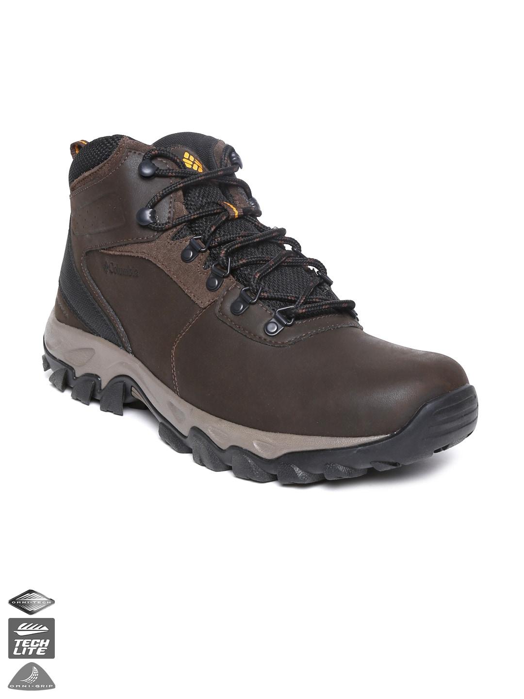 A Men Wearing Columbia Men Brown NEWTON RIDGE PLUS II WATERPROOF