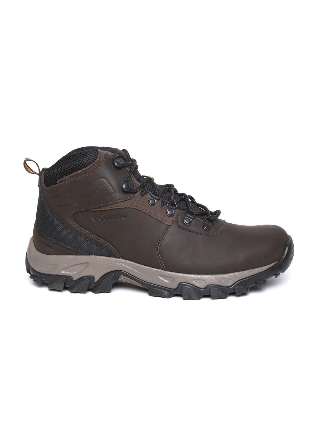 A Men Wearing Columbia Men Brown NEWTON RIDGE PLUS II WATERPROOF