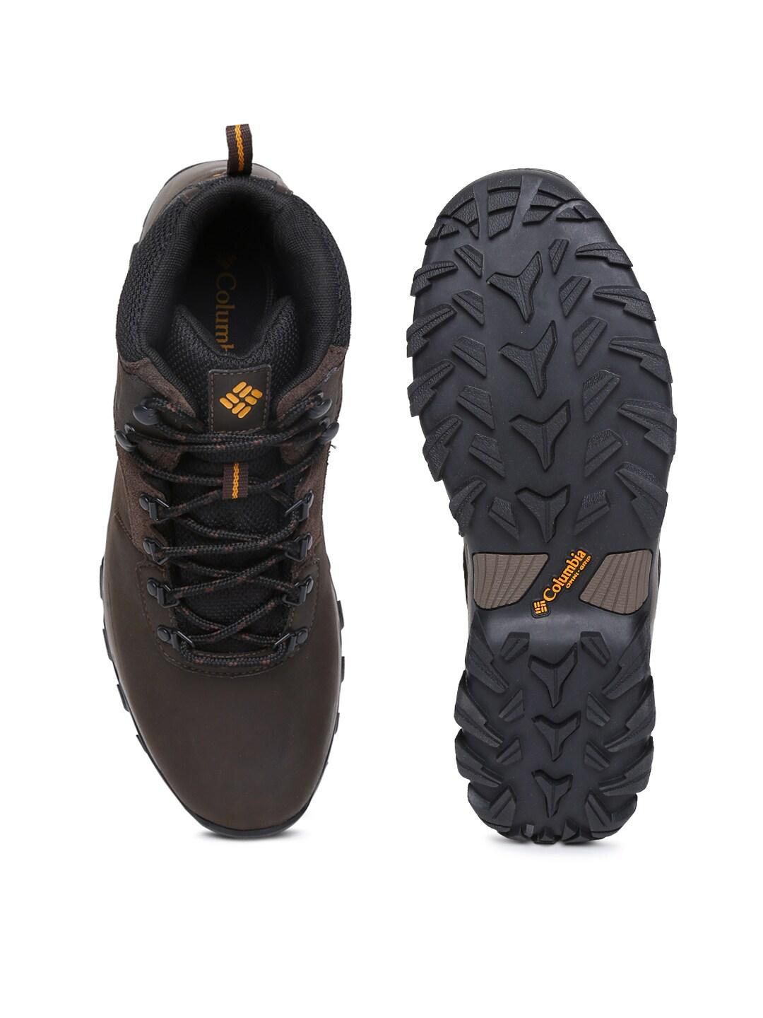A Men Wearing Columbia Men Brown NEWTON RIDGE PLUS II WATERPROOF