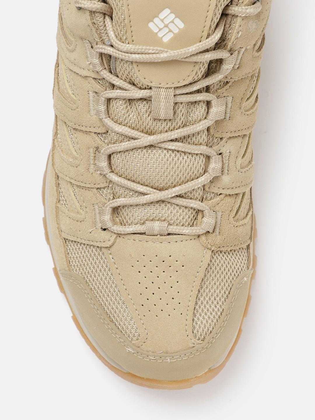 A Men Wearing Columbia Men Brown CRESTWOOD WATERPROOF