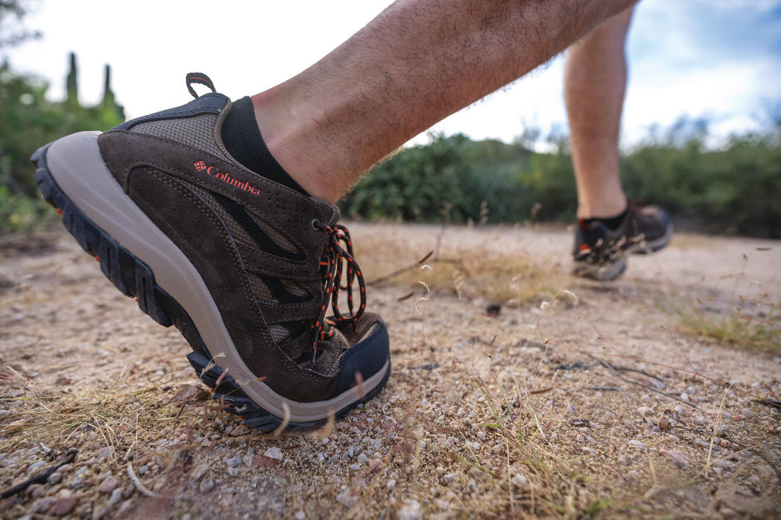A Men Wearing Columbia Men Brown CRESTWOOD WATERPROOF