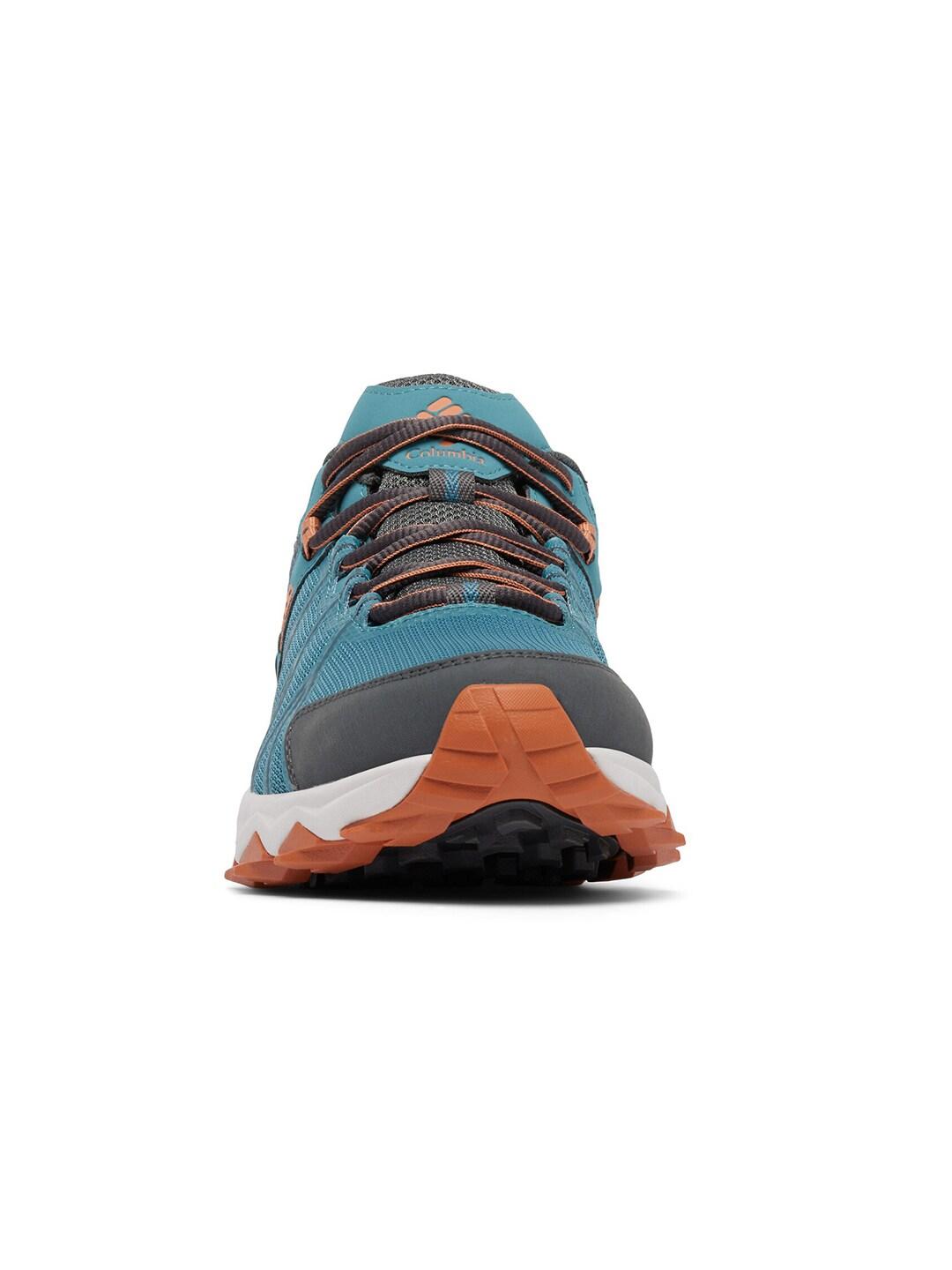 A Men Wearing Columbia Men Blue PEAKFREAK II OUTDRY