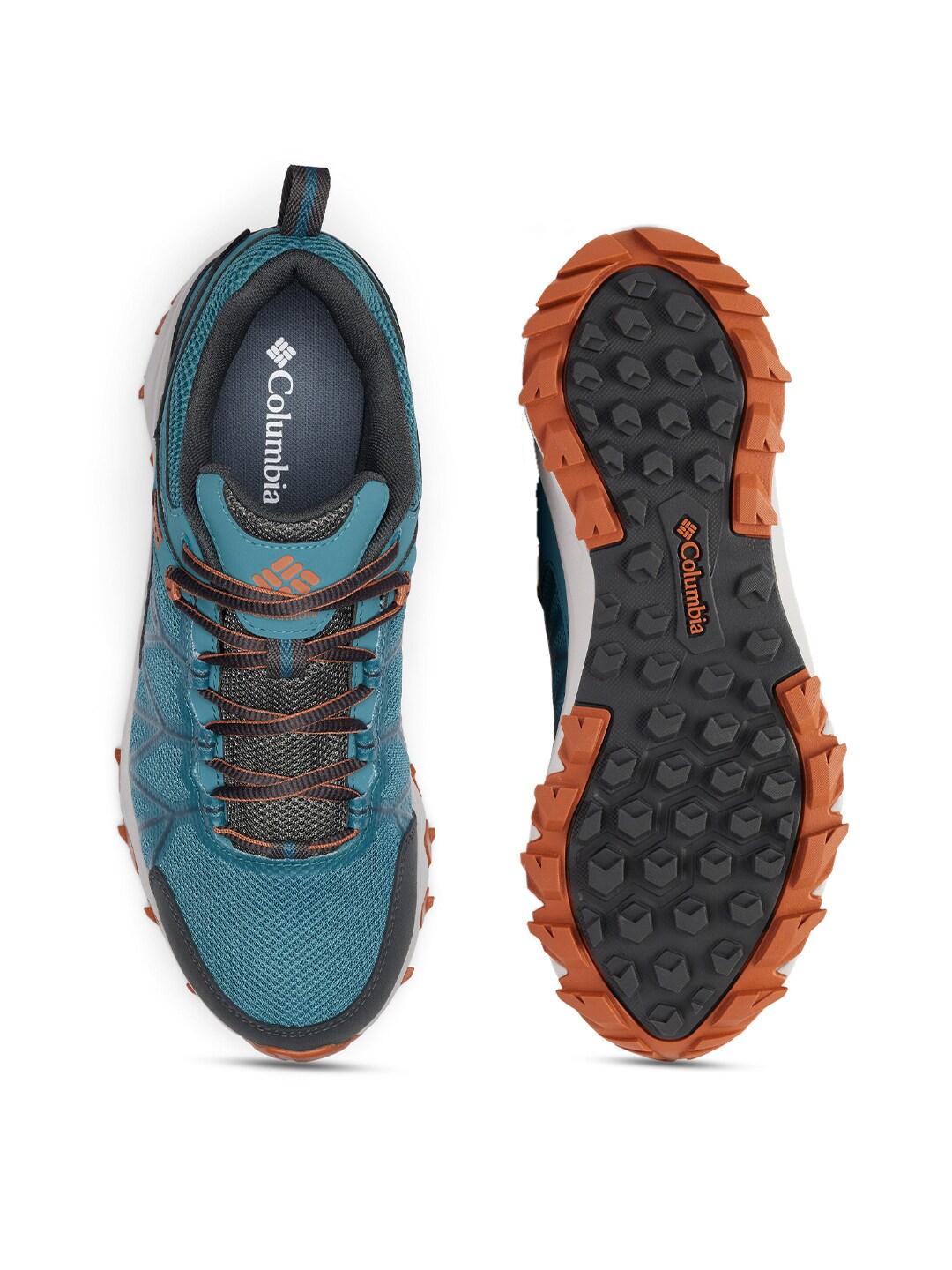 A Men Wearing Columbia Men Blue PEAKFREAK II OUTDRY