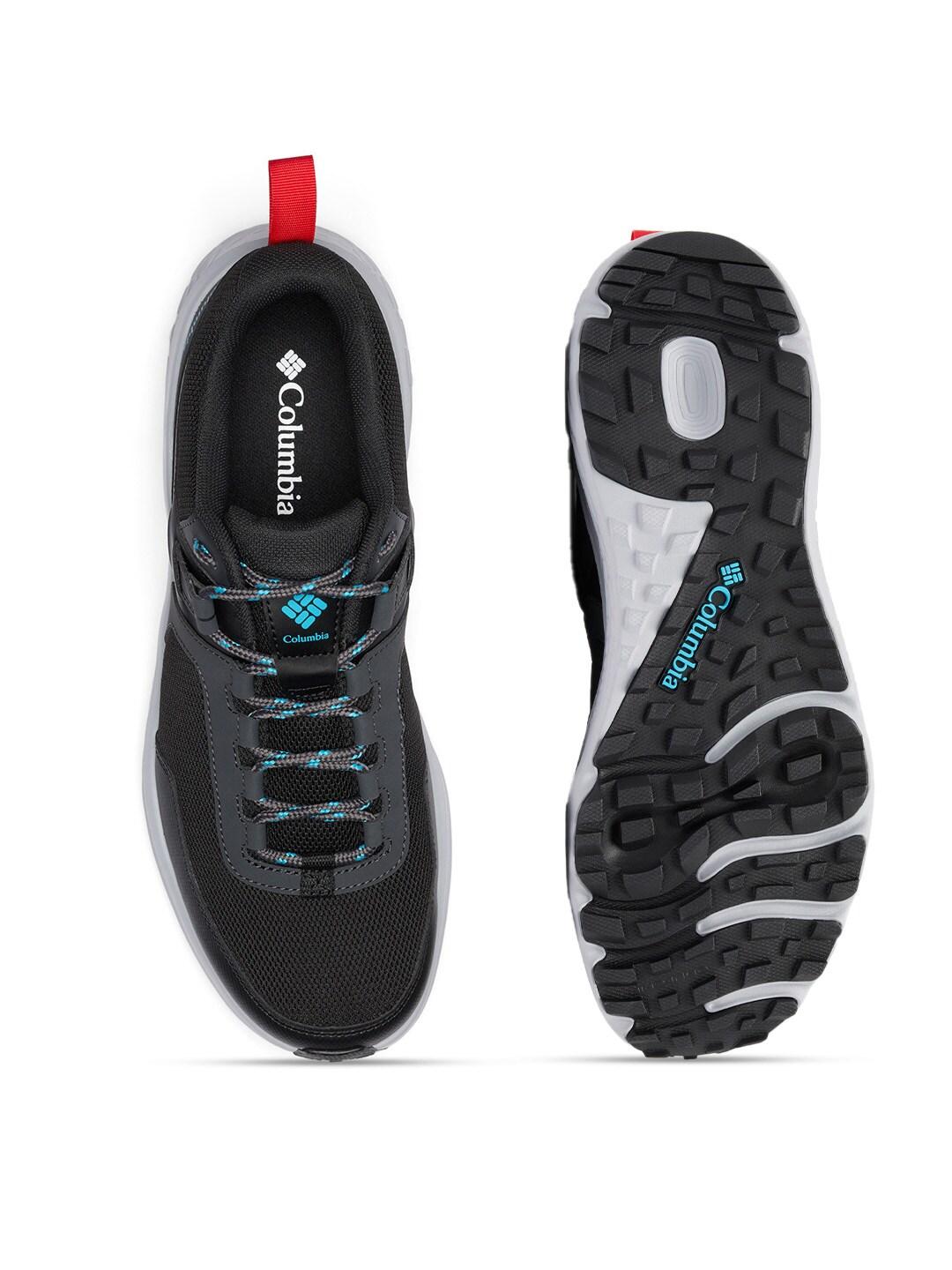 A Men Wearing Columbia Men Black KONOS LOW