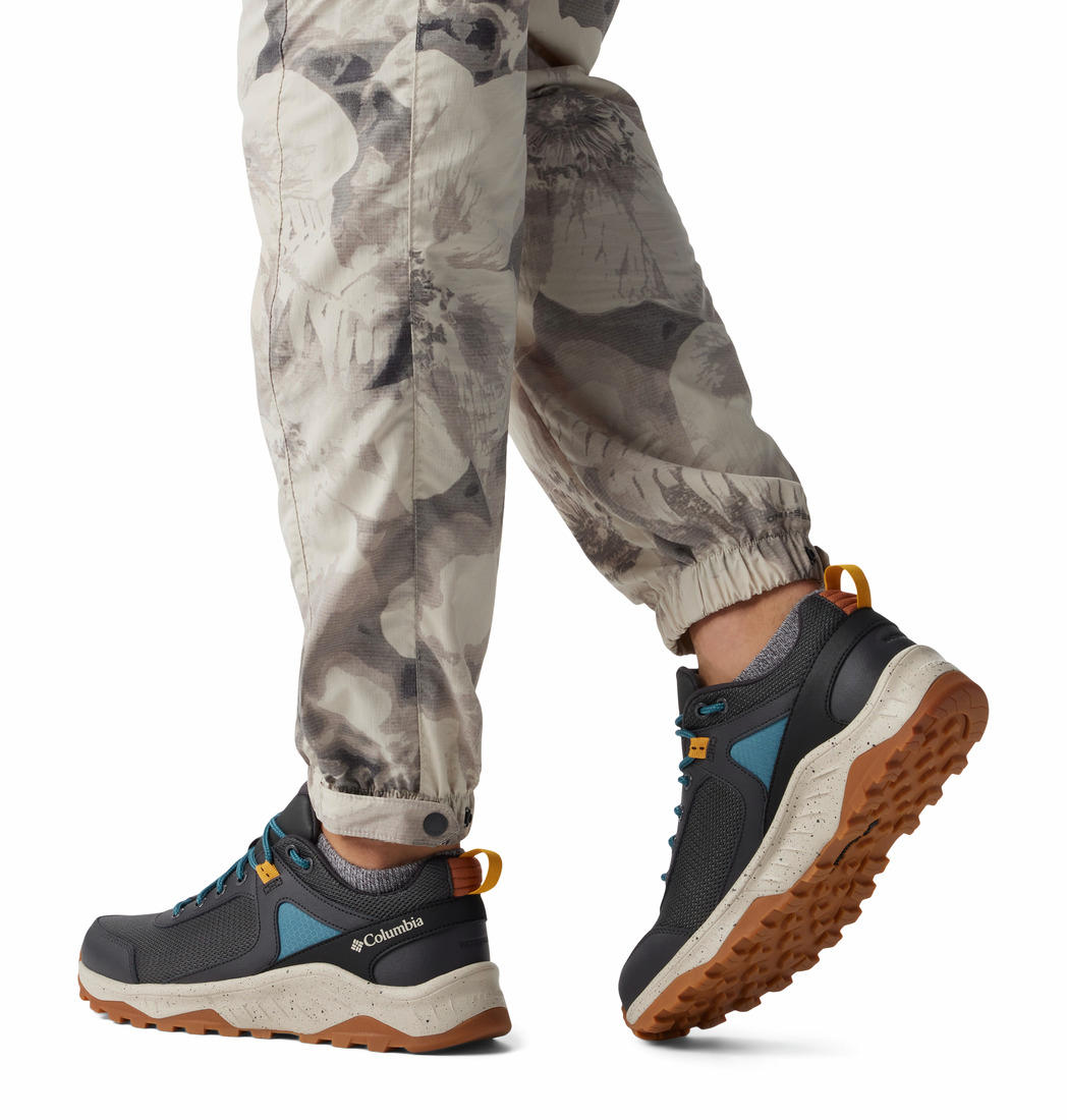 A Men Wearing Columbia Men Black TRAILSTORM ASCEND WP