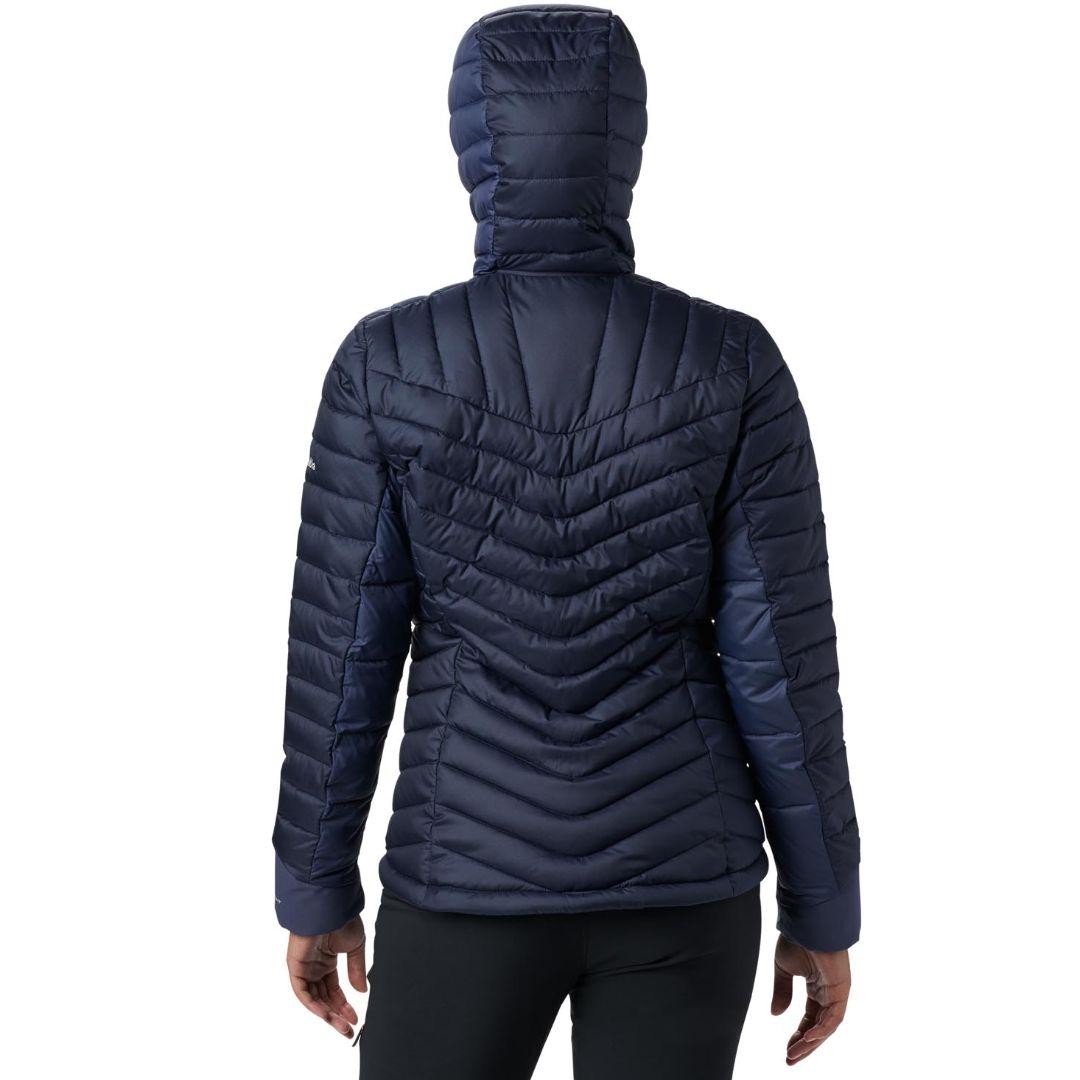 A Women Wearing Columbia Women Navy Blue Windgates Hooded Jacket