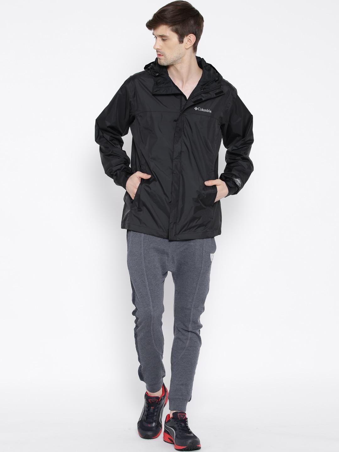 A Men Wearing Columbia Men Black Watertight II Jacket Waterproof