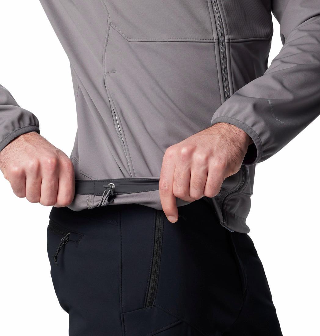 A Men Wearing Columbia Men Grey Canyon Meadows II Softshell