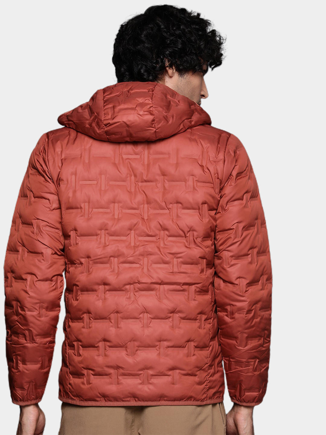 A Men Wearing Columbia Men Red Delta Ridge Down Hooded Jacket