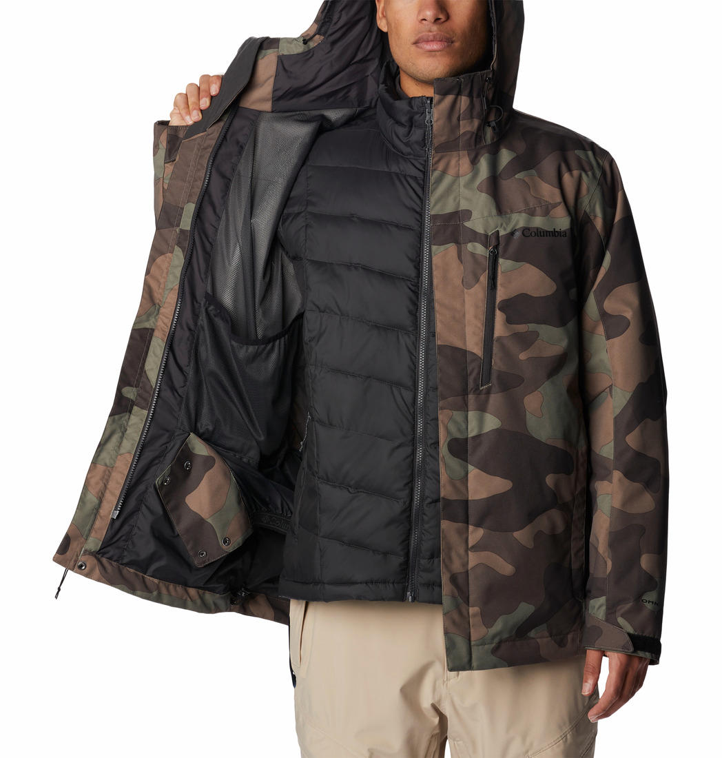 A Men Wearing Columbia Men Green Whirlibird IV Interchange Jacket