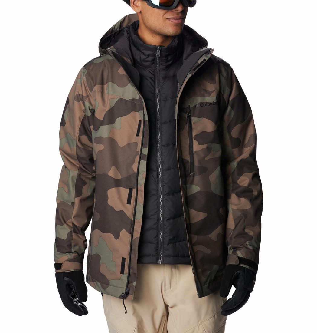 A Men Wearing Columbia Men Green Whirlibird IV Interchange Jacket