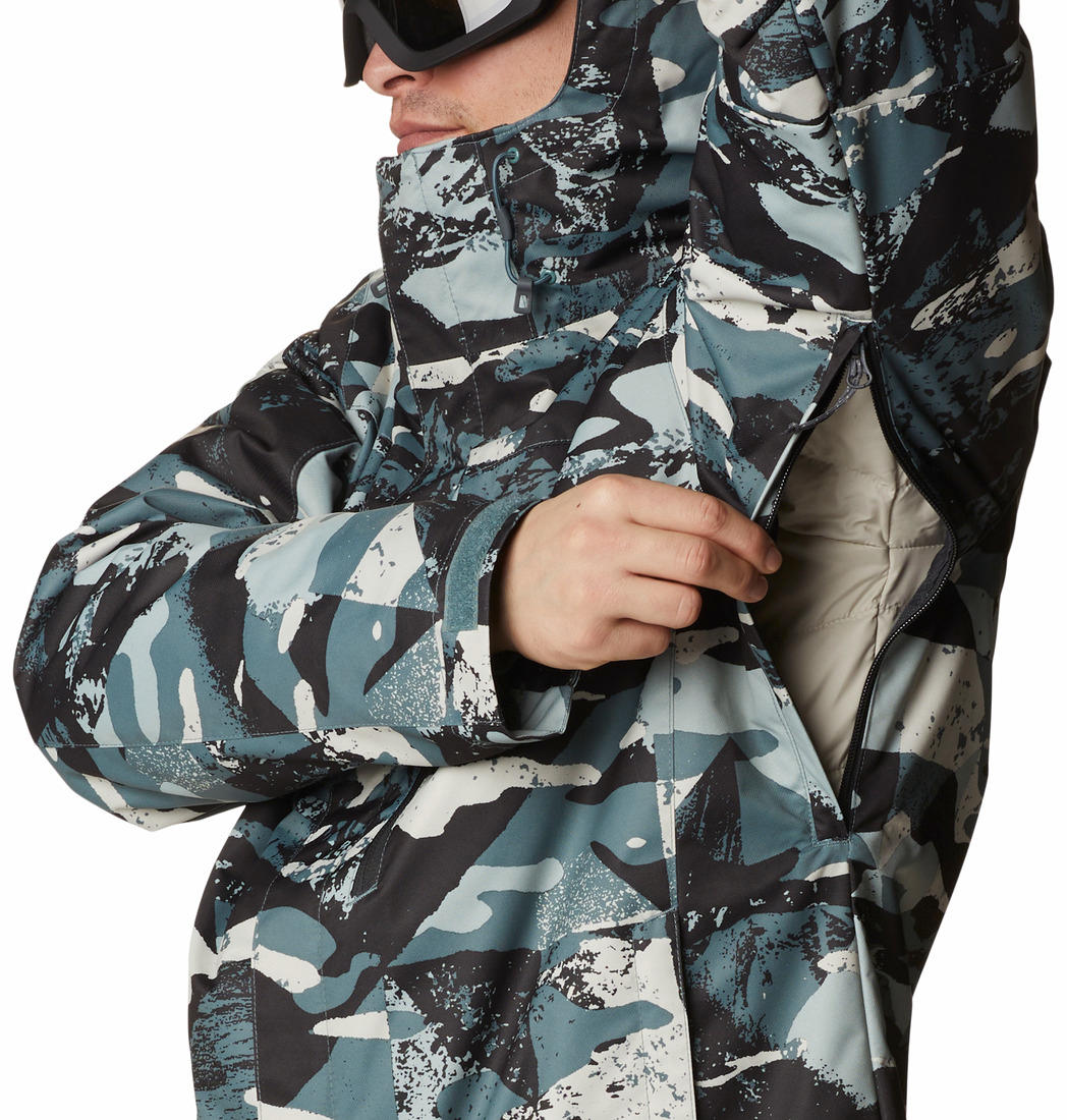 A Men Wearing Columbia Men Green Whirlibird IV Interchange Jacket