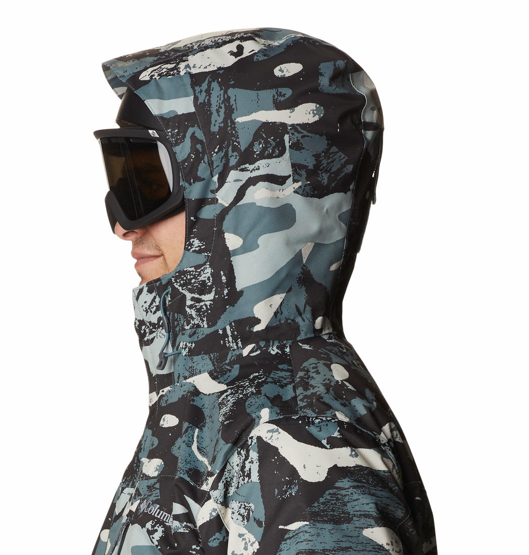 A Men Wearing Columbia Men Green Whirlibird IV Interchange Jacket