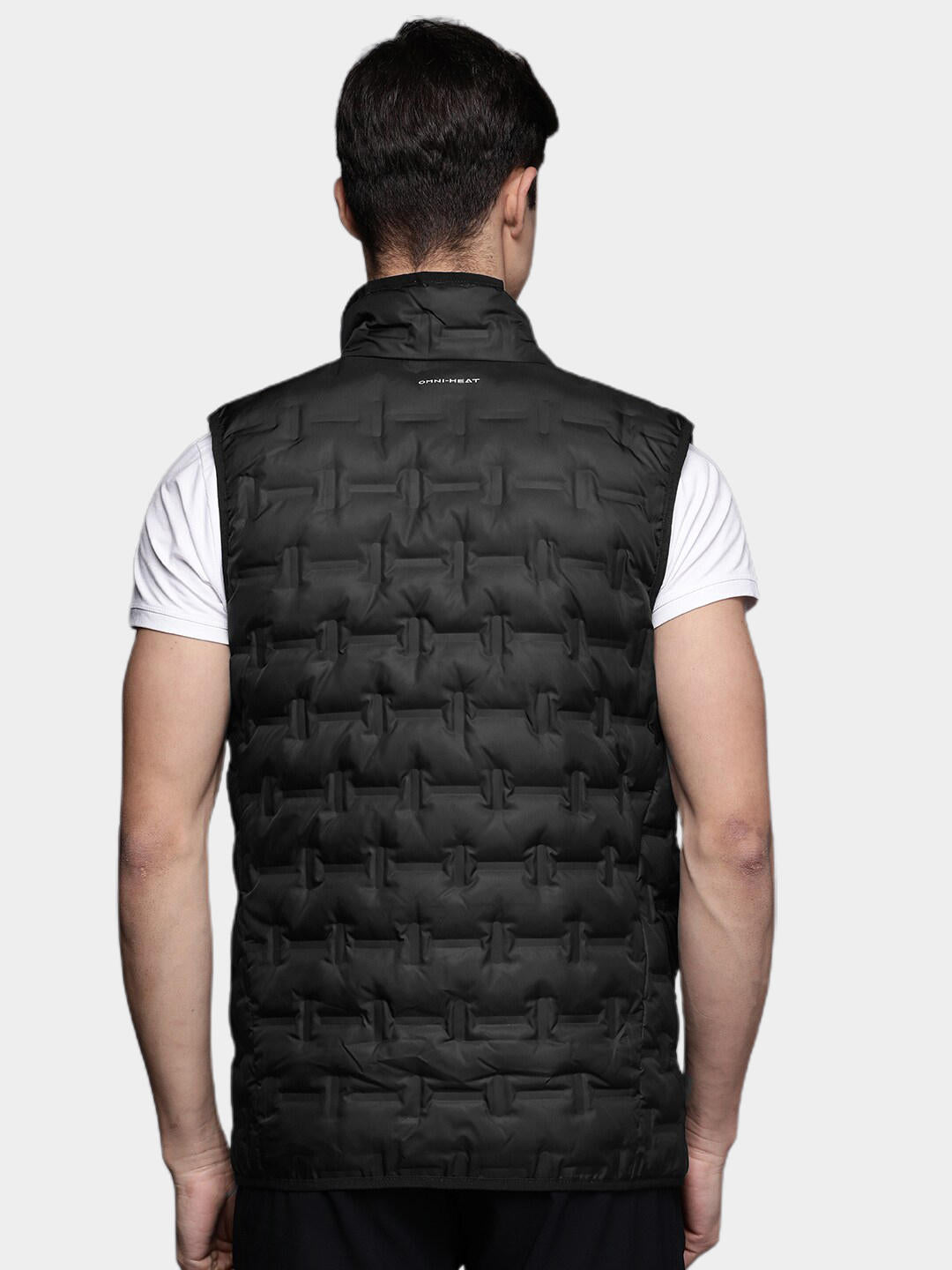 A Men Wearing Columbia Men Black Delta Ridge Down Vest
