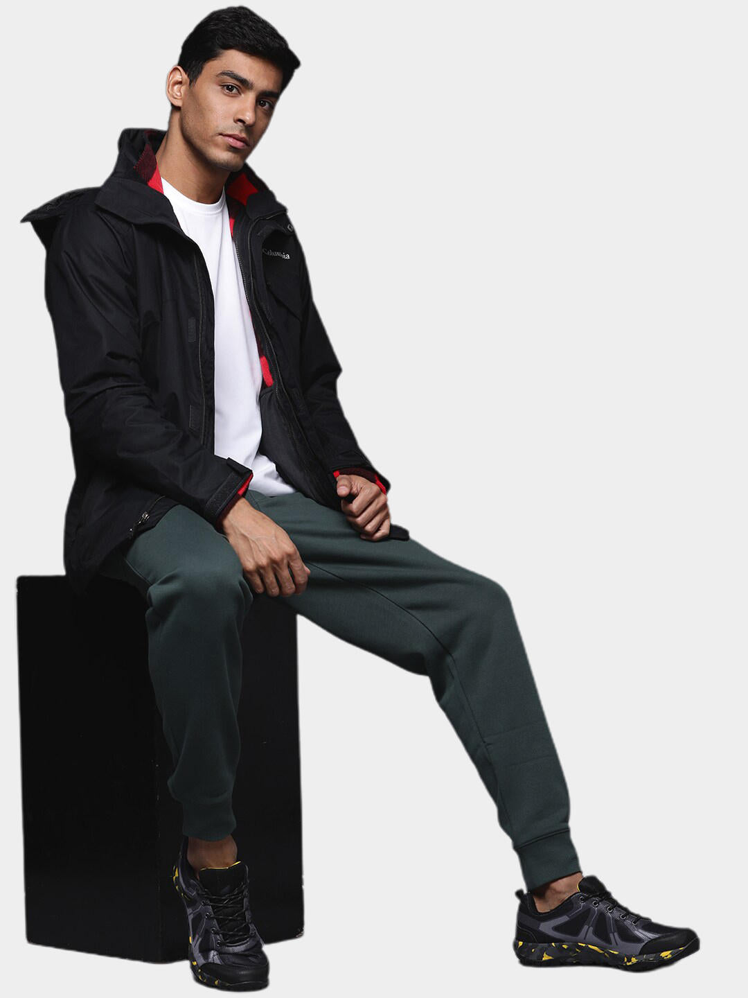 A Men Wearing Columbia Men Black Bugaboo II Fleece Interchange Jacket