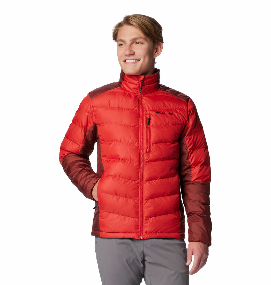 A Men Wearing Columbia Men Red Labyrinth Loop II Jacket
